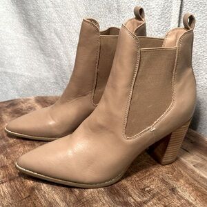 Oasis Society tan heeled pointed toe boots women’s size 10